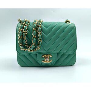 Pre-Owned Chanel Square Classic Chevron Single Flap Lambskin Mini Crossbody Bag